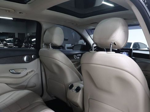 Used 2019 Mercedes-Benz GLC 300 4MATIC image 22