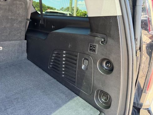 Used 2018 Cadillac Escalade ESV 2WD image 40