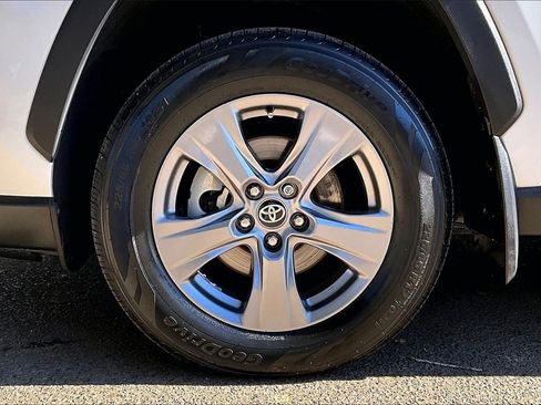 Used 2024 Toyota RAV4 XLE image 31