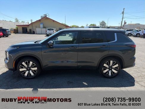 Used 2025 Mitsubishi Outlander SE AWD/4WD image 4