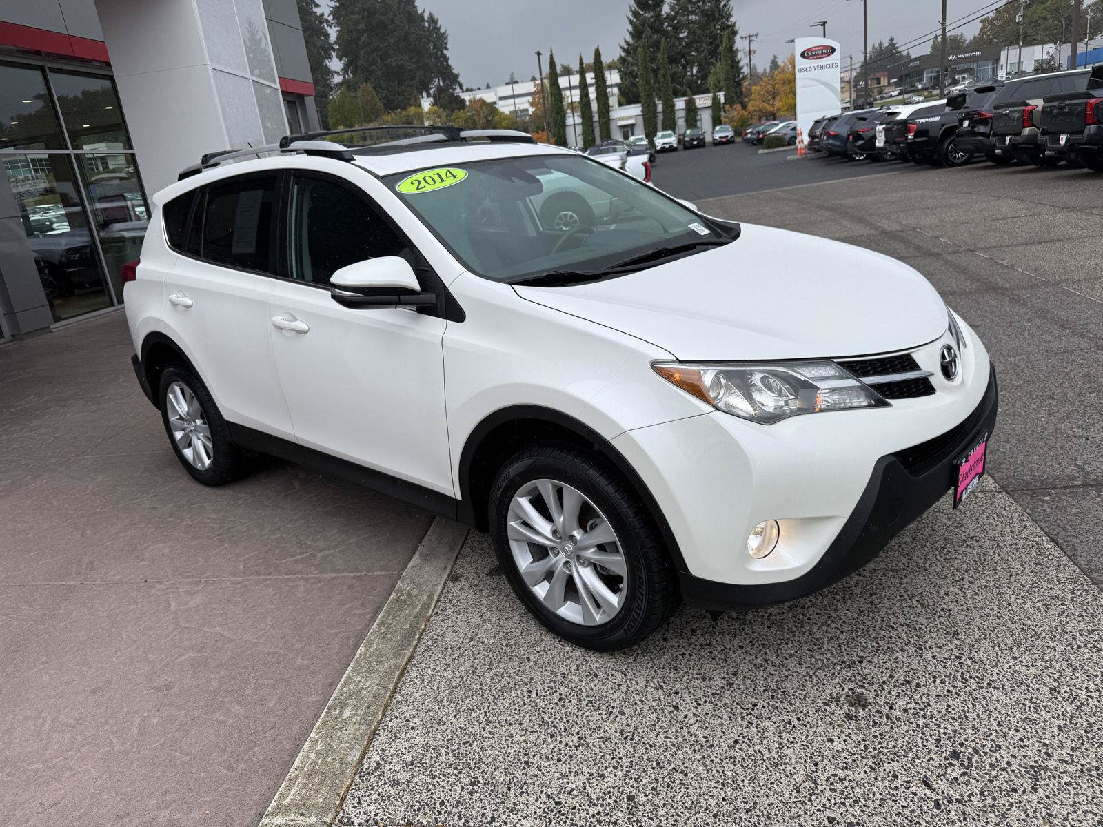 Used 2014 Toyota RAV4 Limited w/ Technology Package AWD/4WD image 6