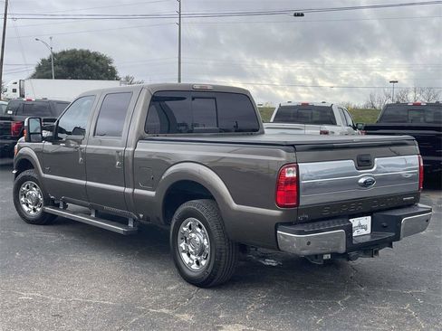Used 2015 Ford F250 Lariat w/ Lariat Ultimate Package image 5