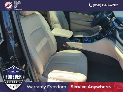 Used 2022 Jeep Grand Cherokee Limited 4xe w/ Luxury Tech Group II AWD/4WD image 38