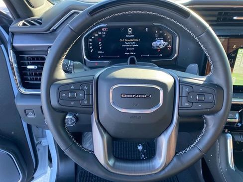 Used 2026 GMC Sierra 1500 Denali Ultimate image 10