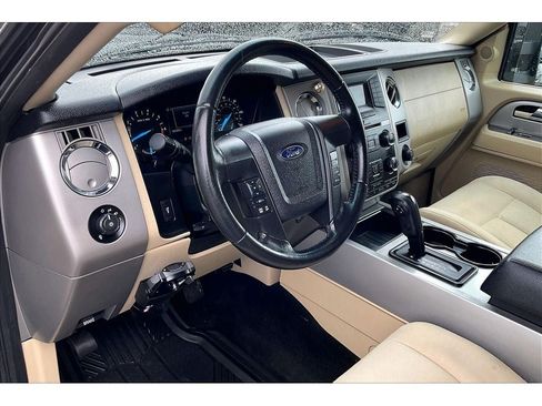 Used 2016 Ford Expedition XLT AWD/4WD image 16