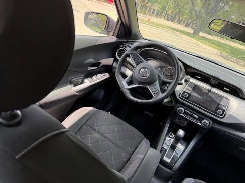 Used 2019 Nissan Kicks SV image 22