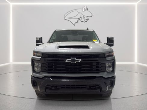 Used 2025 Chevrolet Silverado 2500 Custom w/ Custom Convenience Package AWD/4WD image 10