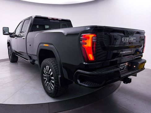 Used 2024 GMC Sierra 2500 Denali Ultimate AWD/4WD image 16