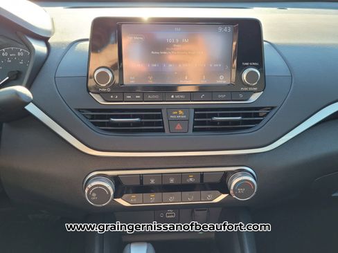 Used 2024 Nissan Altima 2.5 S image 8