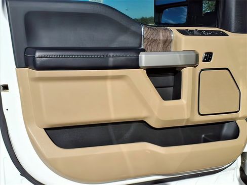 Used 2017 Ford F250 Lariat w/ Lariat Ultimate Package image 23