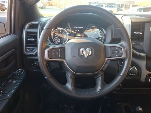 Used 2024 RAM 2500 Tradesman w/ Chrome Appearance Group AWD/4WD image 18