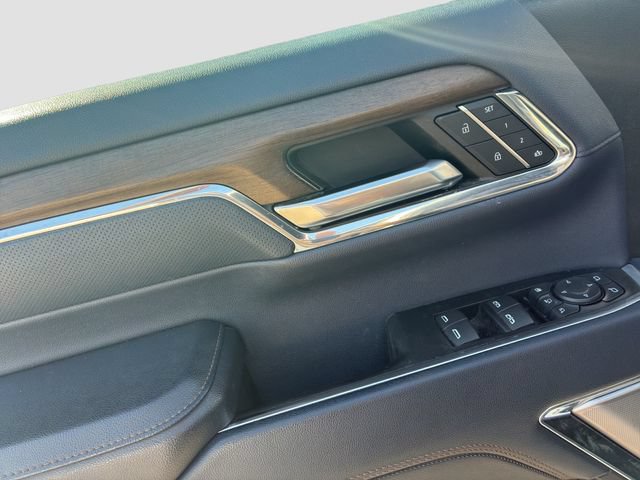 Used 2024 Chevrolet Silverado 2500 High Country w/ High Country Premium Package AWD/4WD image 15