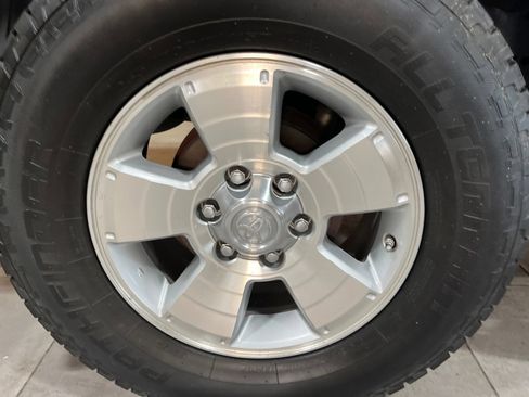 Used 2010 Toyota Tacoma PreRunner RWD image 11