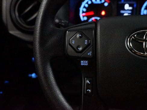 Certified 2022 Toyota Tacoma SR AWD/4WD image 14