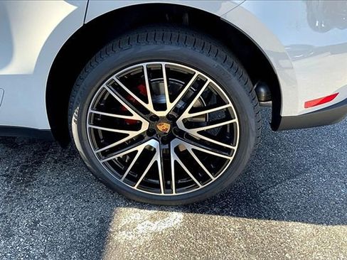 Certified 2026 Porsche Macan S image 16