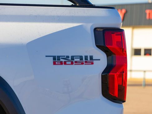 New 2025 Chevrolet Colorado Trail Boss w/ Midnight Edition image 6