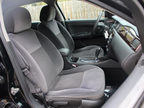 Used 2016 Chevrolet Impala LT image 35