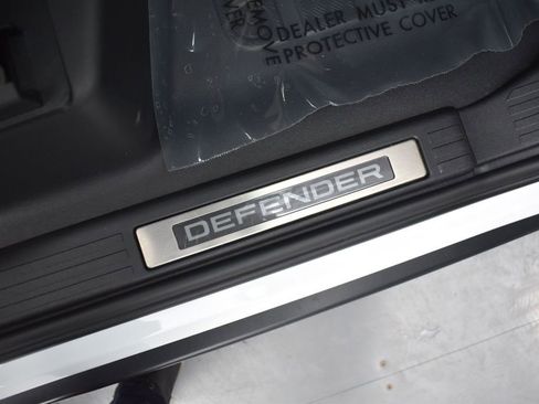 Used 2023 Land Rover Defender 130 X-Dynamic SE AWD/4WD image 37