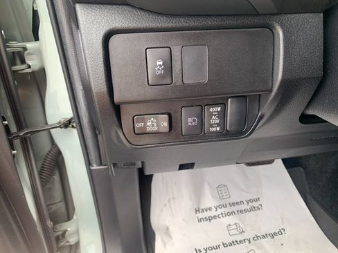 Used 2023 Toyota Tacoma TRD Sport AWD/4WD image 31
