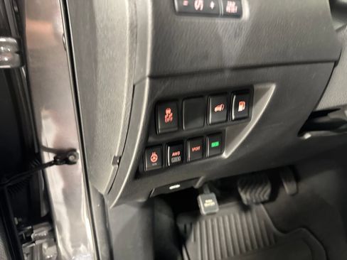 Used 2018 Nissan Rogue SV w/ Premium Package AWD/4WD image 17