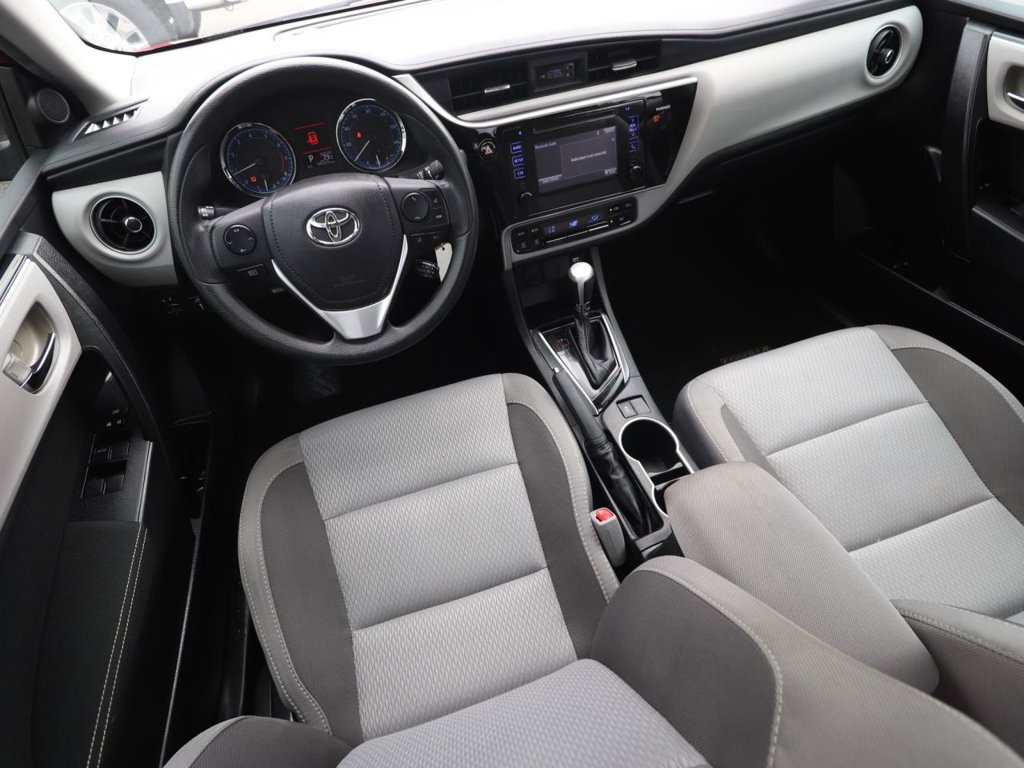 Used 2017 Toyota Corolla LE FWD image 6