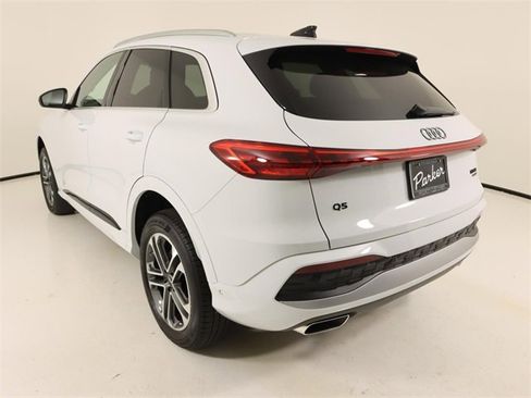 Certified 2025 Audi Q5 Premium Plus image 3