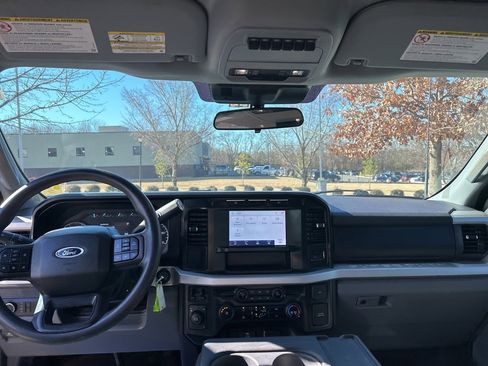 Used 2024 Ford F350 XLT image 29