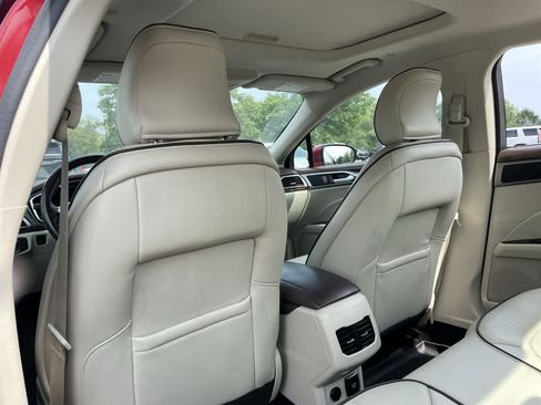 Used 2017 Ford Fusion Platinum FWD image 19