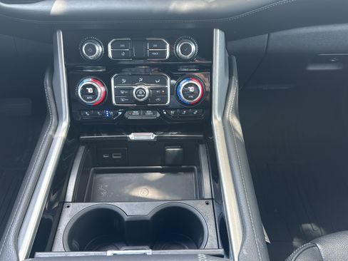 Used 2023 GMC Yukon Denali AWD/4WD image 15
