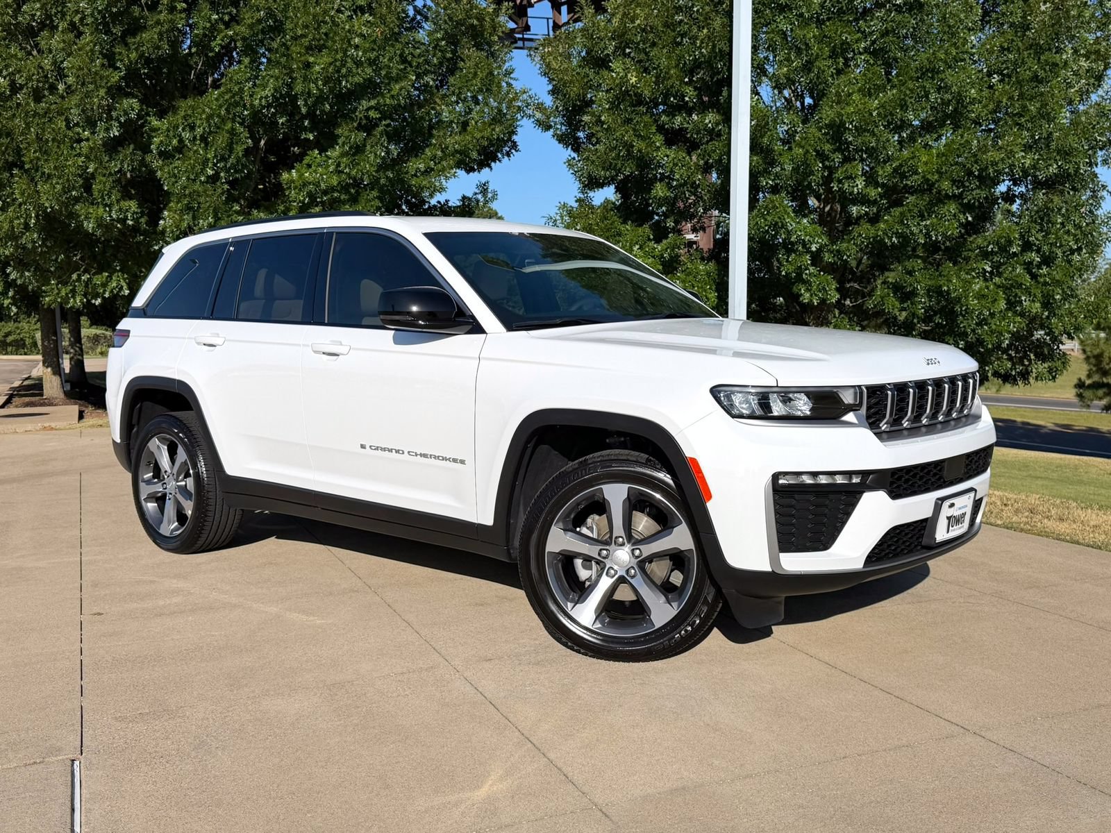 Used 2026 Jeep Grand Cherokee Limited RWD 360° Tour