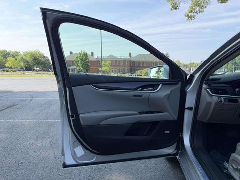 Used 2017 Cadillac XTS Luxury FWD image 18