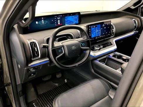 Used 2025 Ford Expedition Tremor AWD/4WD image 15