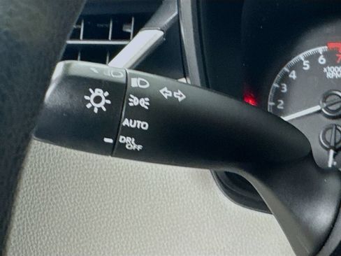 Used 2020 Toyota Corolla L FWD image 13