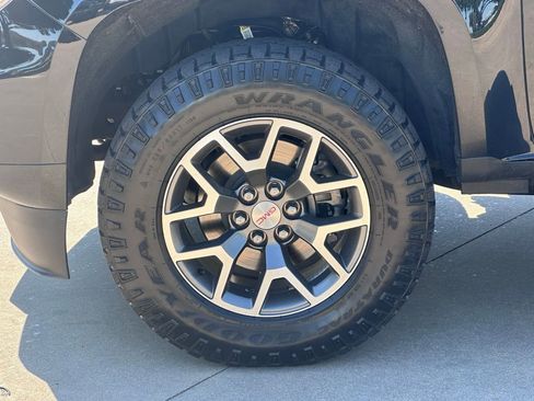 Used 2022 GMC Canyon AT4 AWD/4WD image 9
