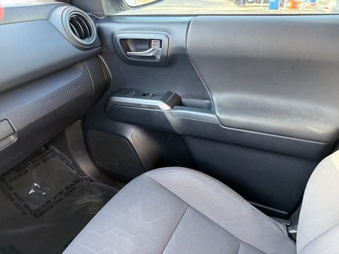 Used 2018 Toyota Tacoma TRD Sport w/ Technology Package RWD image 29