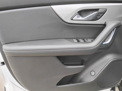 Used 2024 Chevrolet Blazer LT w/ Convenience Package FWD image 21