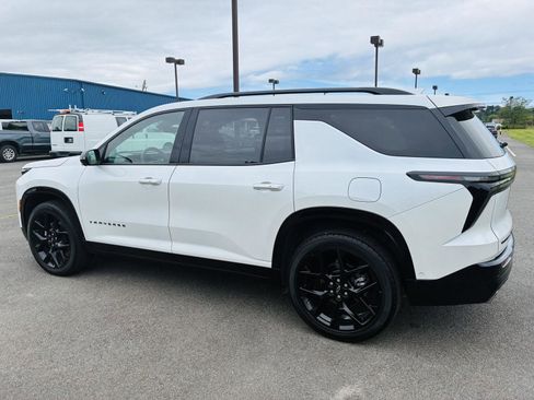 Used 2024 Chevrolet Traverse RS image 4