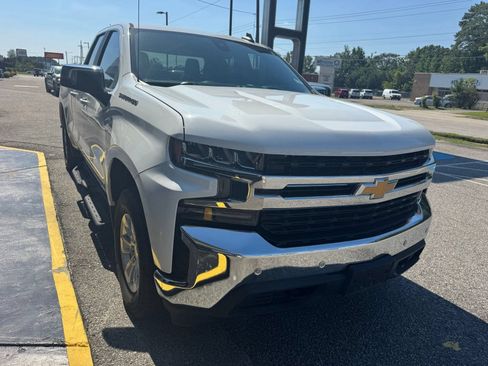 Certified 2020 Chevrolet Silverado 1500 LT w/ Convenience Package AWD/4WD image 8