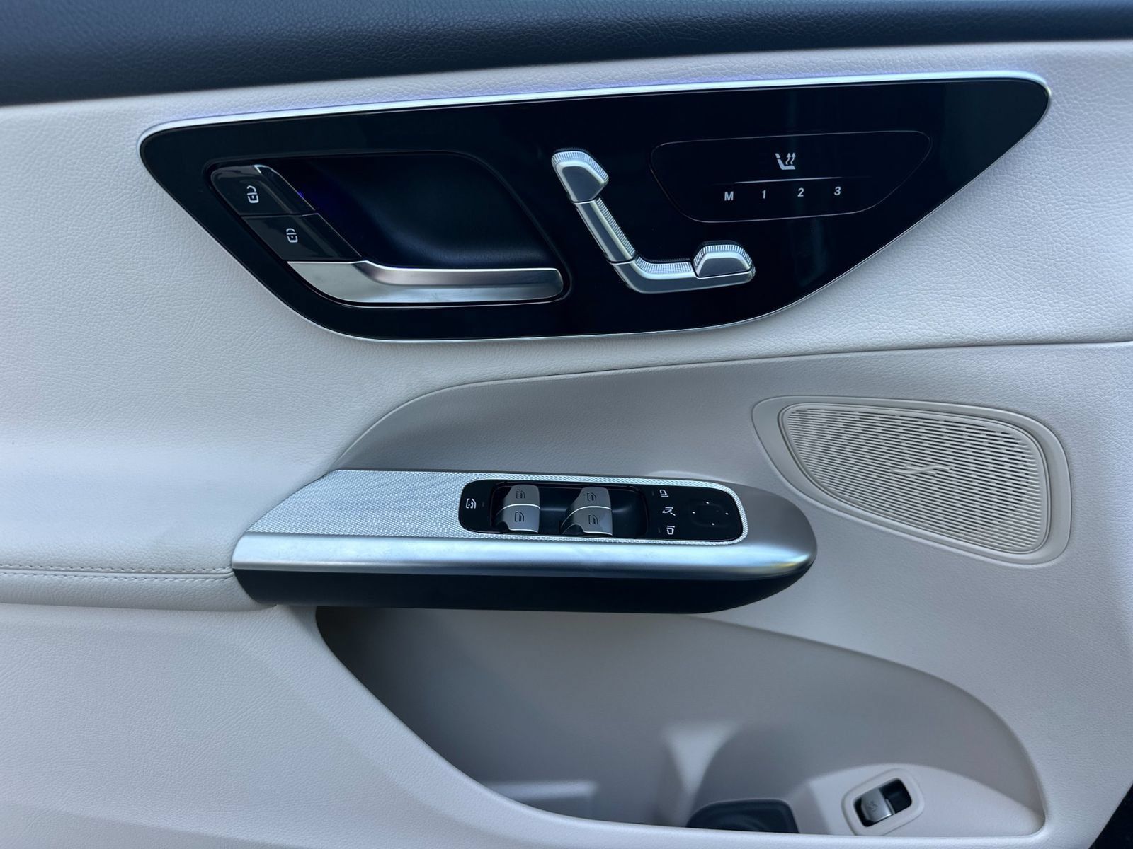 Certified 2026 Mercedes-Benz GLC 300 4MATIC image 12