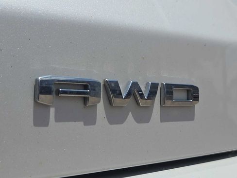 Used 2022 GMC Acadia Denali w/ Denali Ultimate Package AWD/4WD image 11