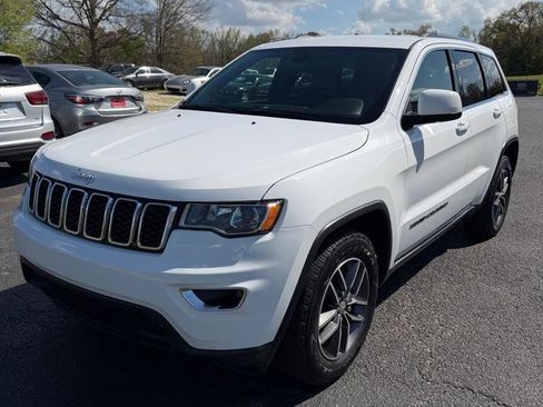 Used 2019 Jeep Grand Cherokee Laredo w/ Laredo X Package RWD image 1