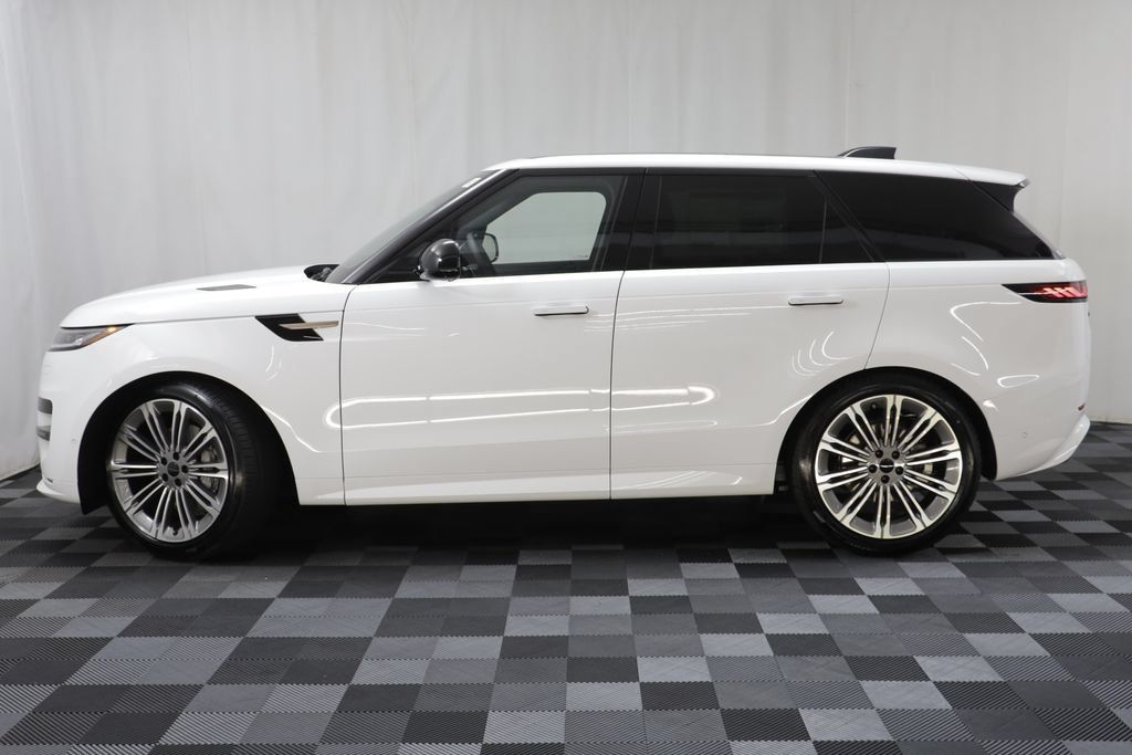 New 2026 Land Rover Range Rover Sport Dynamic SE AWD/4WD image 5