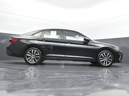 Used 2026 Volkswagen Jetta SE FWD image 39