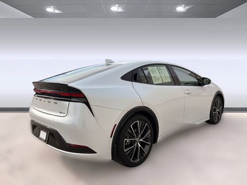 Used 2024 Toyota Prius XLE image 8