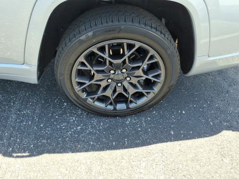 Used 2023 Jeep Grand Cherokee L Summit AWD/4WD image 8
