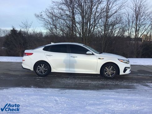 Used 2019 Kia Optima LX image 2