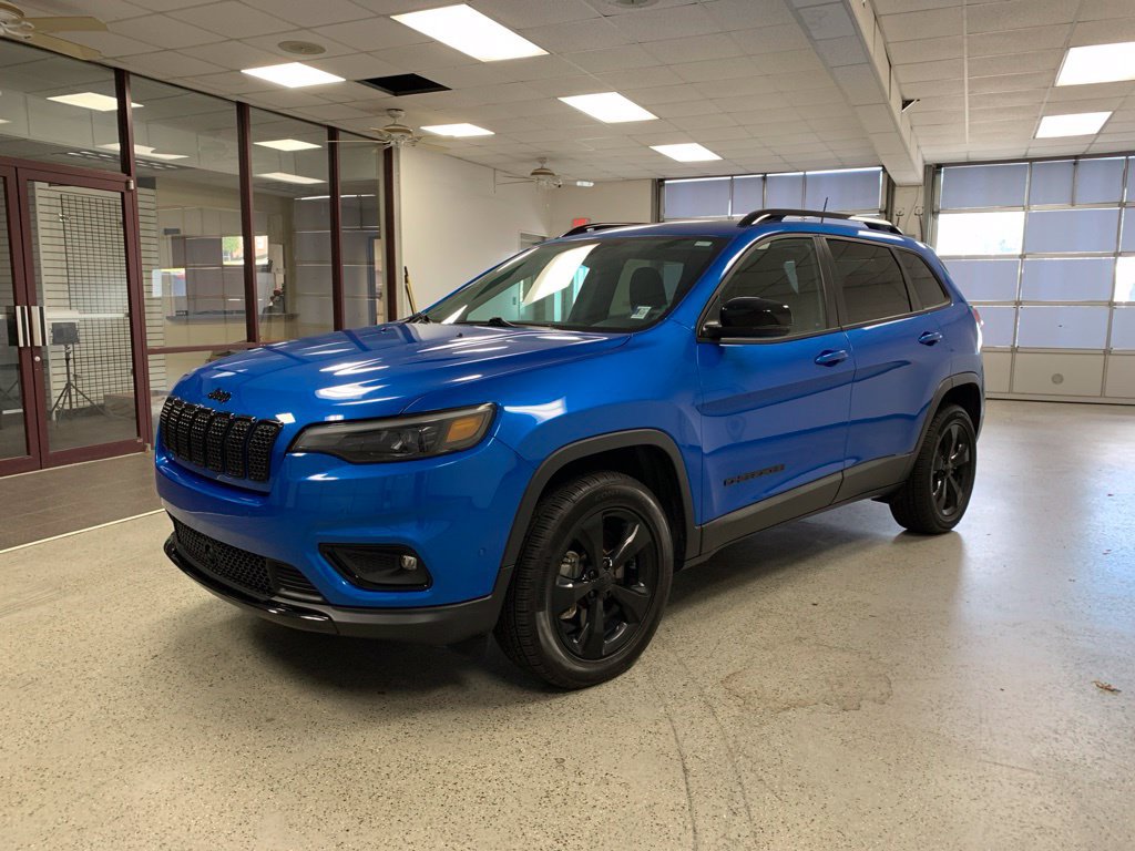 Used 2023 Jeep Cherokee Altitude Lux AWD/4WD image 2