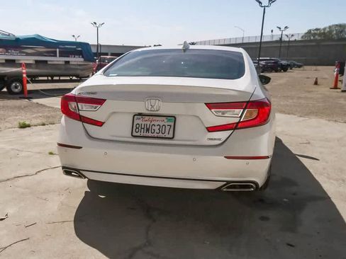 Used 2018 Honda Accord Touring image 8