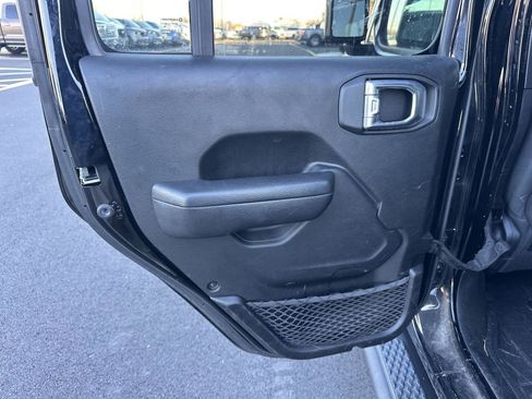 Used 2022 Jeep Gladiator Mojave w/ Trailer Tow Package image 20