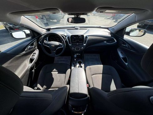 Used 2021 Chevrolet Malibu LT image 33